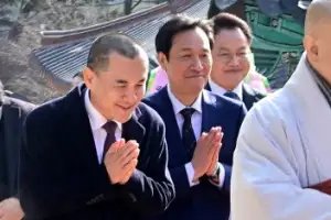 [포토] ‘김진태·우상호’ 불심 잡기