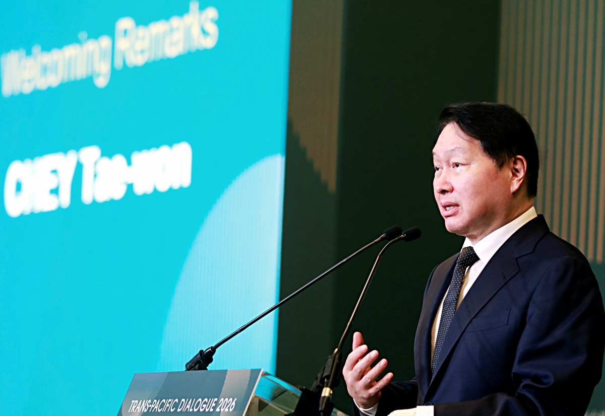 최태원 SK 회장 겸 최종현학술원 이사장이 20일과 21일(현지시간) 양일간 미국 워싱턴DC 샐러맨더 호텔에서 ‘트랜스 퍼시픽 다이얼로그(Trans-Pacific Dialogue, 이하 TPD) 2026’ 행사를 열고 환영사를 하고 있다. (SK 수펙스추구협의회 제공. 재판매 및 DB 금지) 2026.2.22/뉴스1