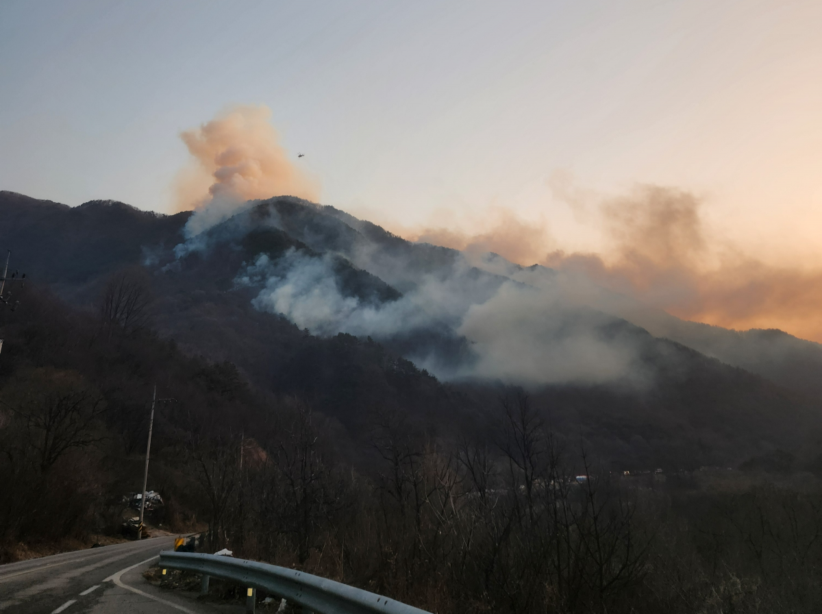 경남 함양군 마천면 창원리 산불 현장. 2026.2.22. 경남소방본부 제공