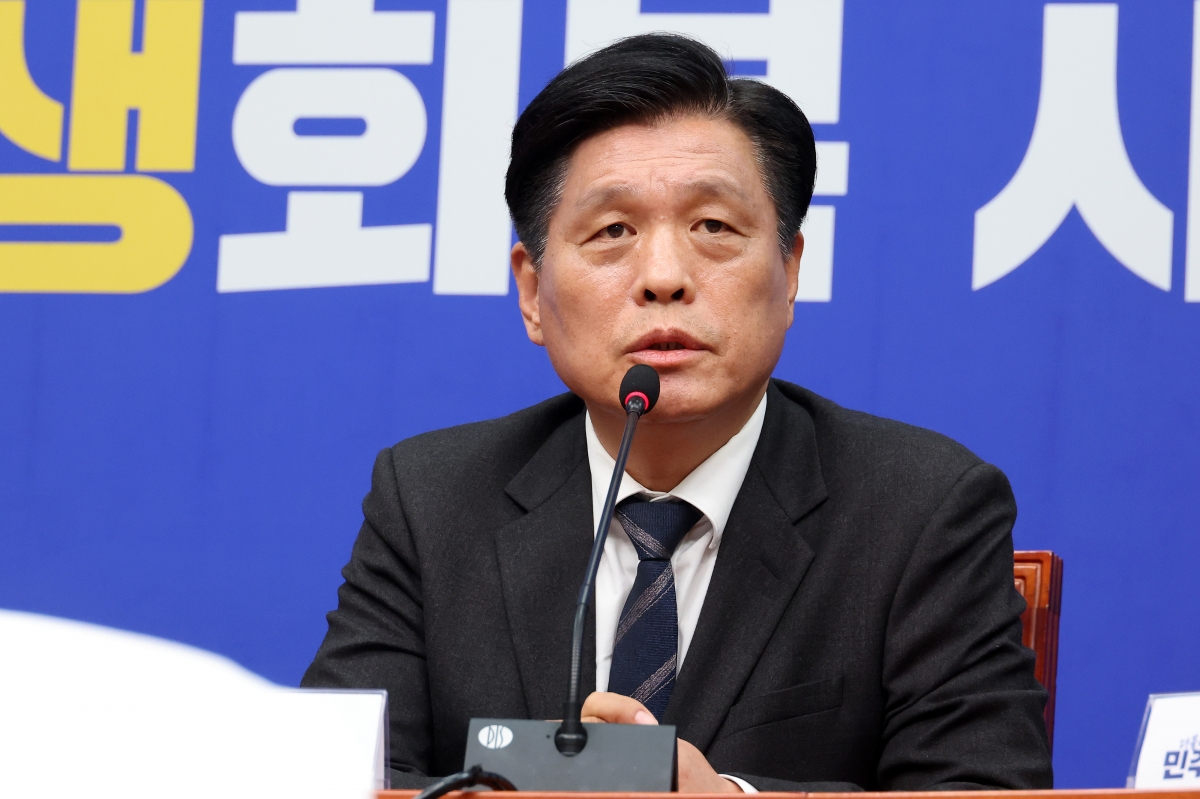 조승래 더불어민주당 사무총장이 22일 국회에서 현안 관련 기자간담회를 하고 있다. 연합뉴스