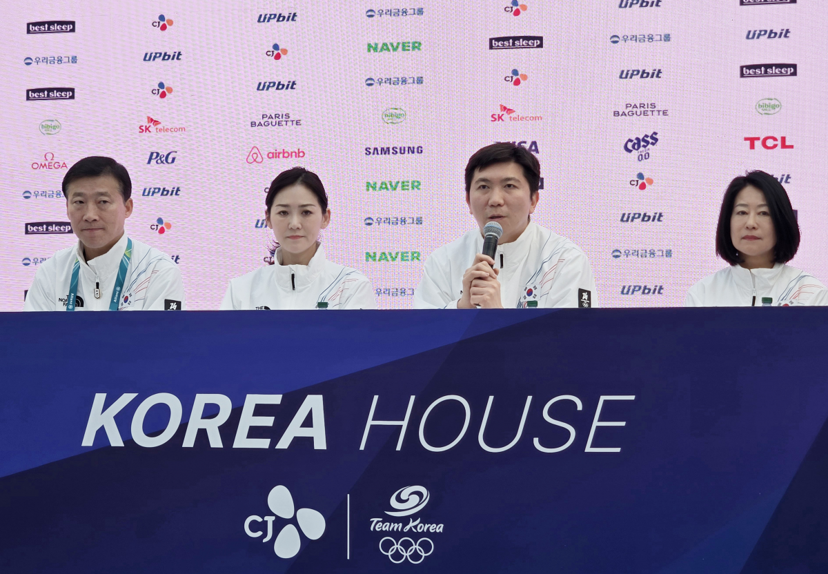 22일(현지시간) 이탈리아 밀라노 코리아하우스에서 열린 2026 밀라노·코르티나담페초 동계올림픽 대한민국 결산 기자회견에서 유승민(왼쪽 세 번째) 대한체육회장이 발언하고 있다. 2026.2.22 밀라노 연합뉴스