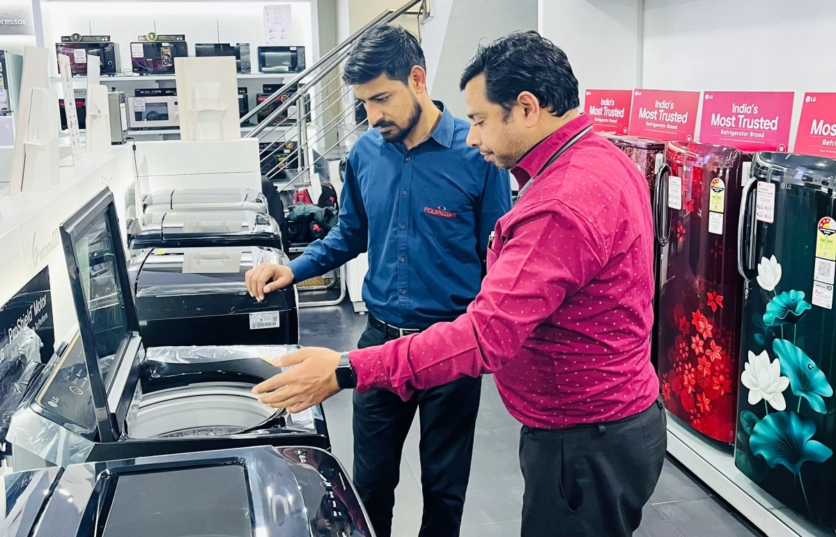 LG전자가 인도 현지 가전 매장에서 판매 중인 ‘에센셜 시리즈’의 모습. LG전자 제공