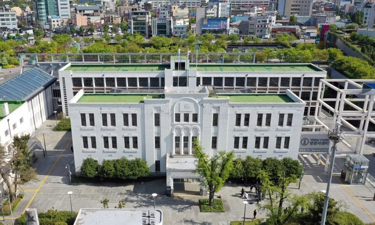 5·18 민주화운동 최후항쟁지이자 시민군의 심장부였던 옛 전남도청이 2년 5개월간의 복원 공사를 마치고 28일부터 시범 운영에 들어간다. 연합뉴스