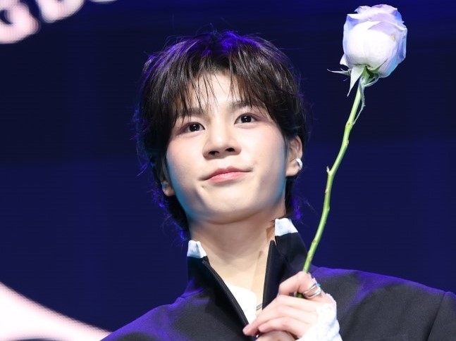 가수 정동원이 13일 오후 서울 이촌동 노들섬 라이브하우스에서 가진 두 번째 정규 앨범 ‘키다리의 선물’ 쇼케이스에서 포즈를 취하고 있다. 2025.3.13 뉴스1