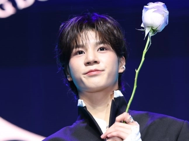 가수 정동원이 13일 오후 서울 이촌동 노들섬 라이브하우스에서 가진 두 번째 정규 앨범 ‘키다리의 선물’ 쇼케이스에서 포즈를 취하고 있다. 2025.3.13 뉴스1