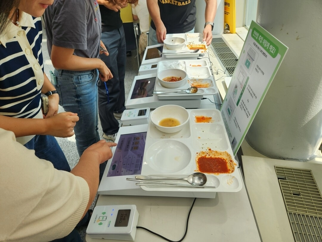 ‘잔반제로’ 시범사업을 운영 중인 용인시청 구내식당용(용인시 제공)