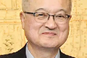 ‘노스페이스’ 영원 성기학 회장, 계열사 누락 혐의로 검찰 고발