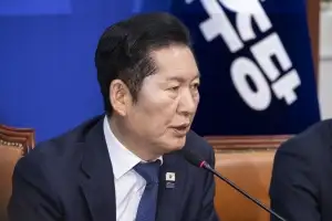 재외국민 투표권 보장 ‘국민투표법’ 행안위 의결…국힘 표결 불참