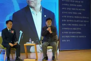 與권칠승 “자리는 바람과 같아…자만하는 순간 사고 난다”