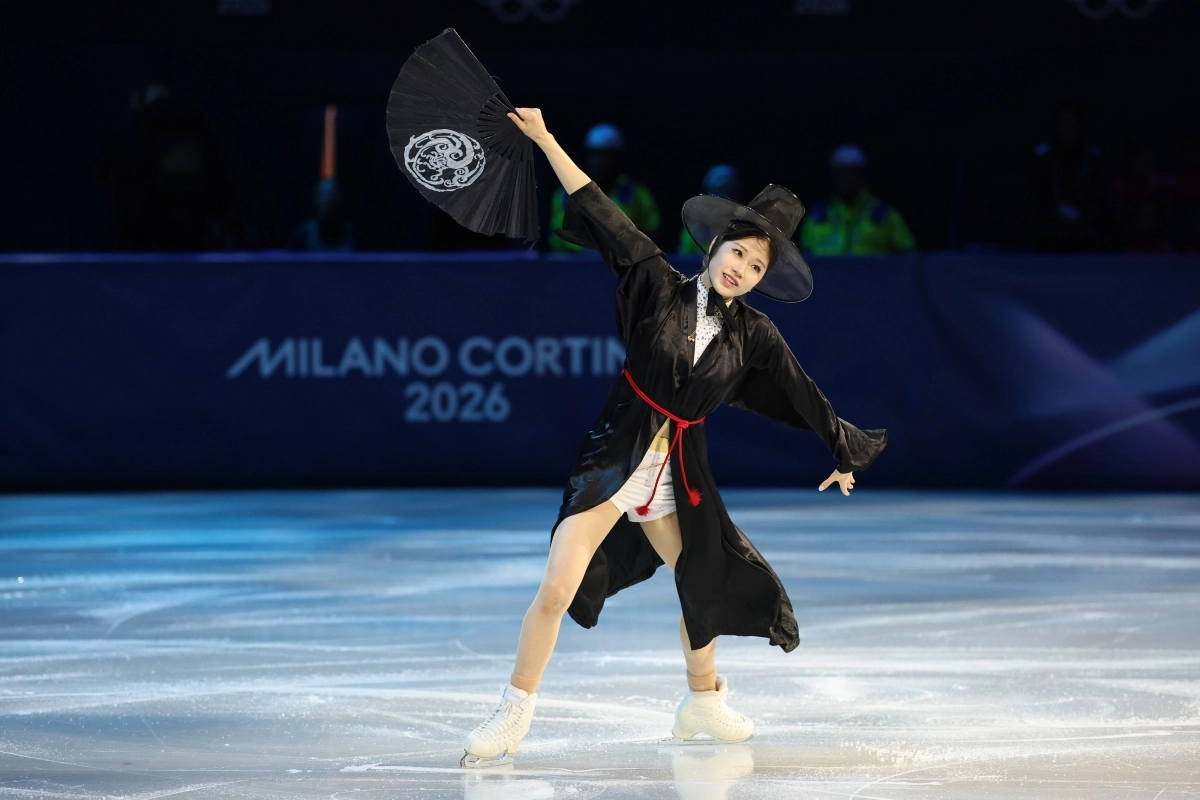 21일(현지시간) 이탈리아 밀라노 아이스스케이팅 아레나에서 열린 2026 밀라노ㆍ코르티나담페초 동계올림픽 피겨스케이팅 갈라쇼에서 이해인이 넷플릭스 케이팝데몬헌터스 삽입곡 ‘유어 아이돌’(Your Idol)‘에 맞춰 연기를 펼치고 있다. 2026.2.22. 연합뉴스