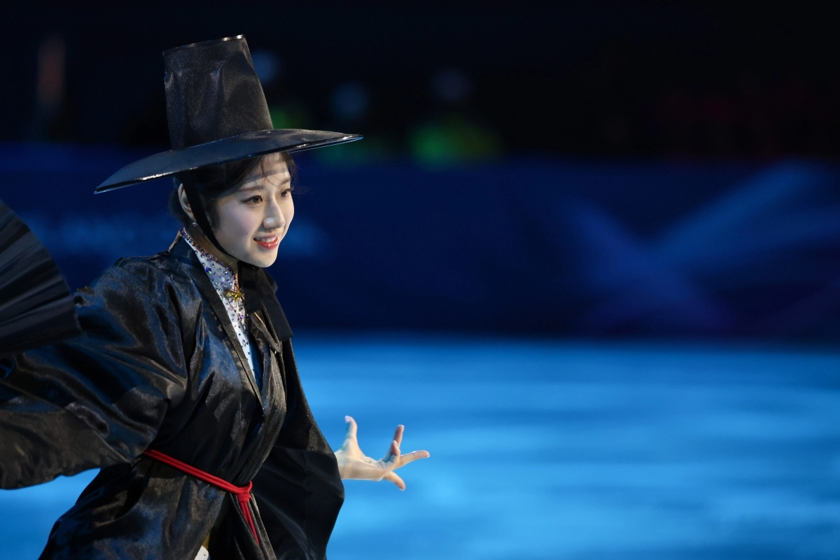 21일(현지시간) 이탈리아 밀라노 아이스스케이팅 아레나에서 열린 2026 밀라노ㆍ코르티나담페초 동계올림픽 피겨스케이팅 갈라쇼에서 이해인이 넷플릭스 케이팝데몬헌터스 삽입곡 ‘유어 아이돌’(Your Idol)‘에 맞춰 연기를 펼치고 있다. 2026.2.22. 연합뉴스