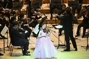 화려한 김연아, 달콤한 황가람·멜로망스… 봄밤을 적시다