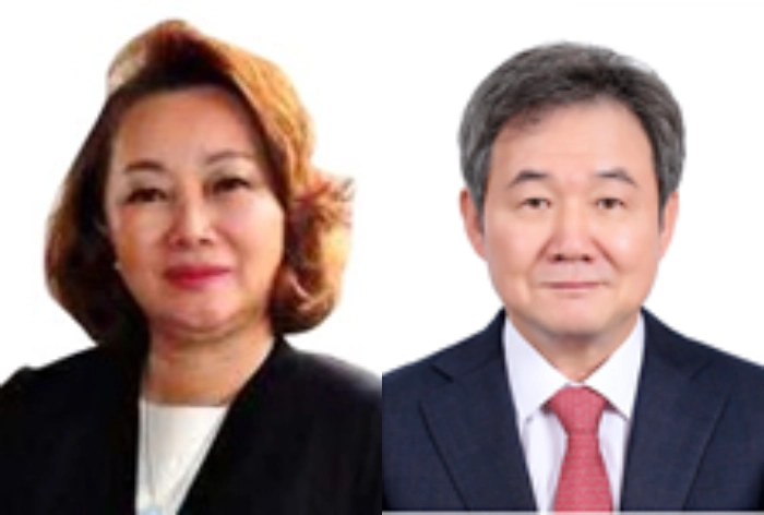 이연향(왼쪽) 미국 국무부 통역국장과 박시복(오른쪽) 세도캠핑 대표