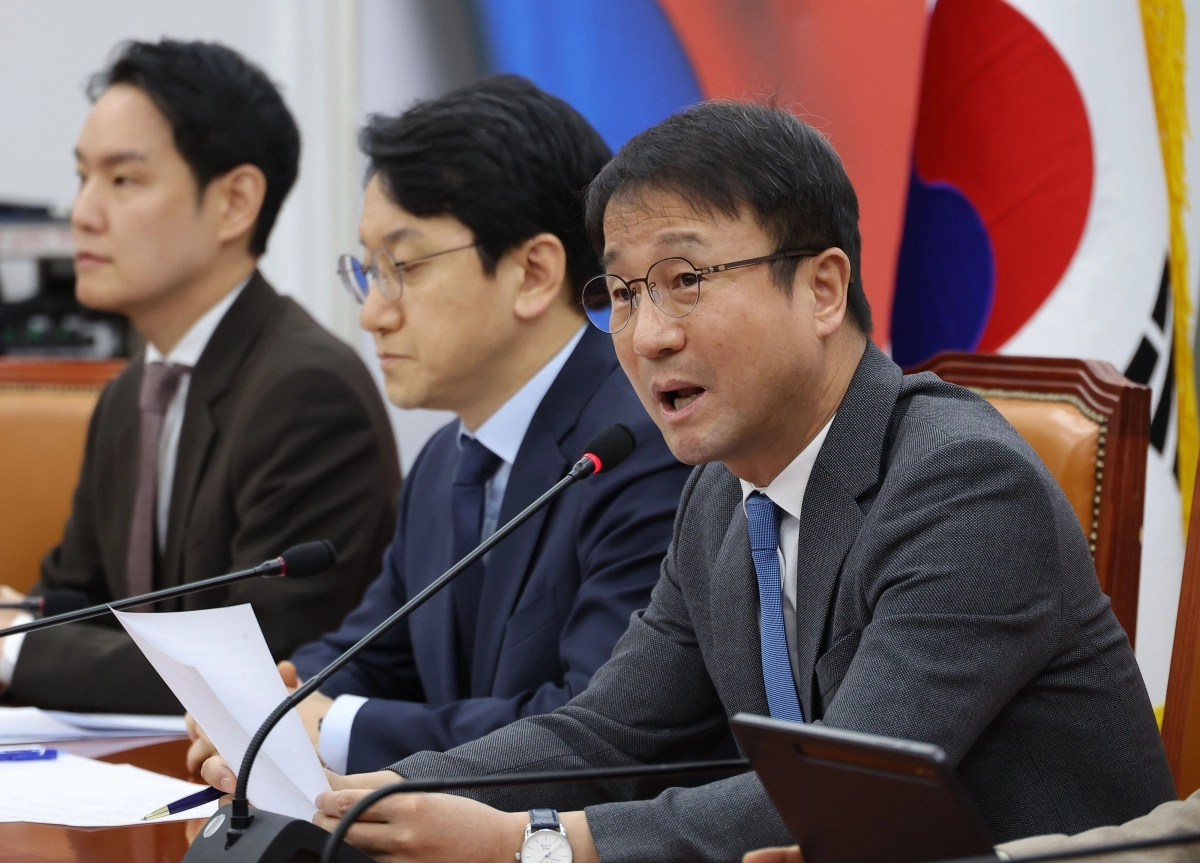 한병도 더불어민주당 원내대표가 24일 국회에서 열린 원내대책회의에서 발언하고 있다. 2026.2.24 연합뉴스