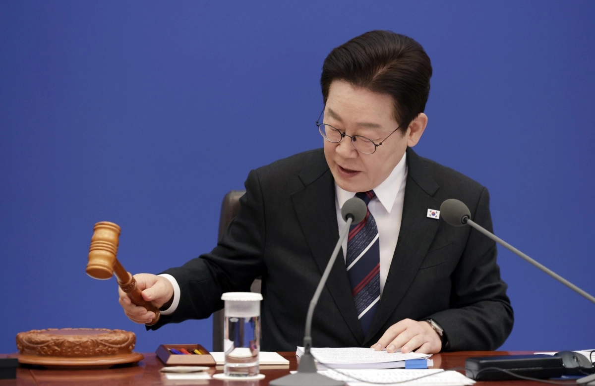 국무회의 개회 선언하는 이재명 대통령