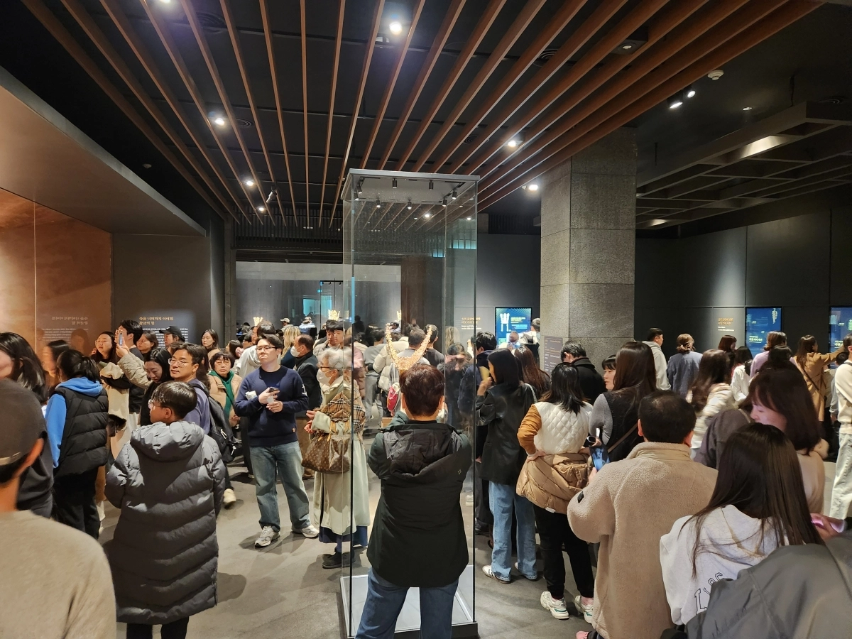 ‘신라 금관, 권력과 위신’  전시장 모습. 국립경주박물관 제공