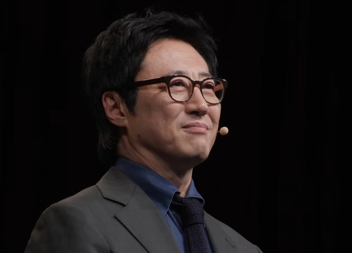 배우 박신양이 건강 이상으로 오랜 기간 투병하다 그리움에 휩싸여 그림을 시작하게 된 사연을 공개했다.  유튜브 ‘세바시’ 캡처