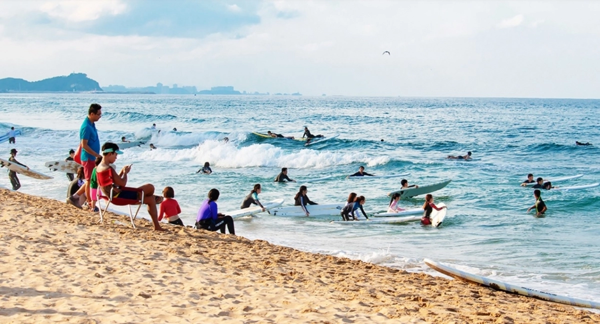 ‘서핑 성지’ 강원 양양군의 지난해 3분기 체류인구가 등록인구의 27배에 달하는 것으로 집계됐다. 양양군청 홈페이지 캡처