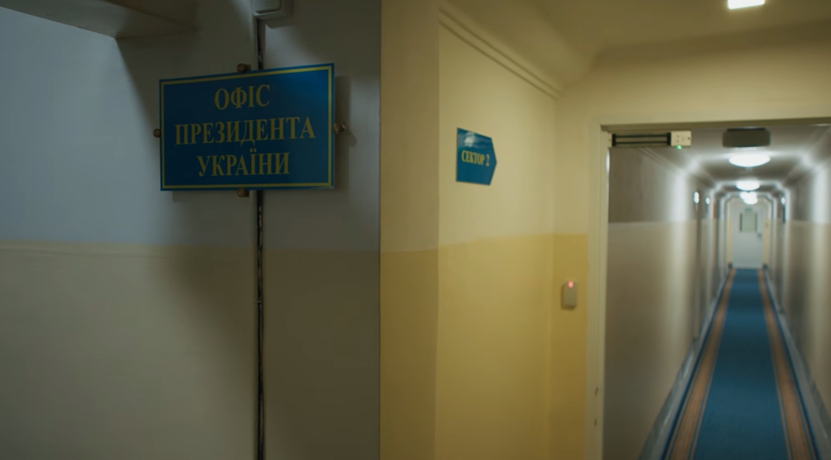 볼로디미르 젤렌스키 우크라이나 대통령은 러시아의 침공 4주년인 24일(현지시간) 수도 키이우 반코바 모처 지하벙커에서 대국민 메시지를 발표하고 있다. 2026.2.24 우크라 대통령실