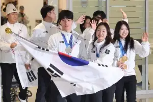 “팀코리아, 고마웠습니다”… ‘람보르길리’는 람보르기니 타고 집으로