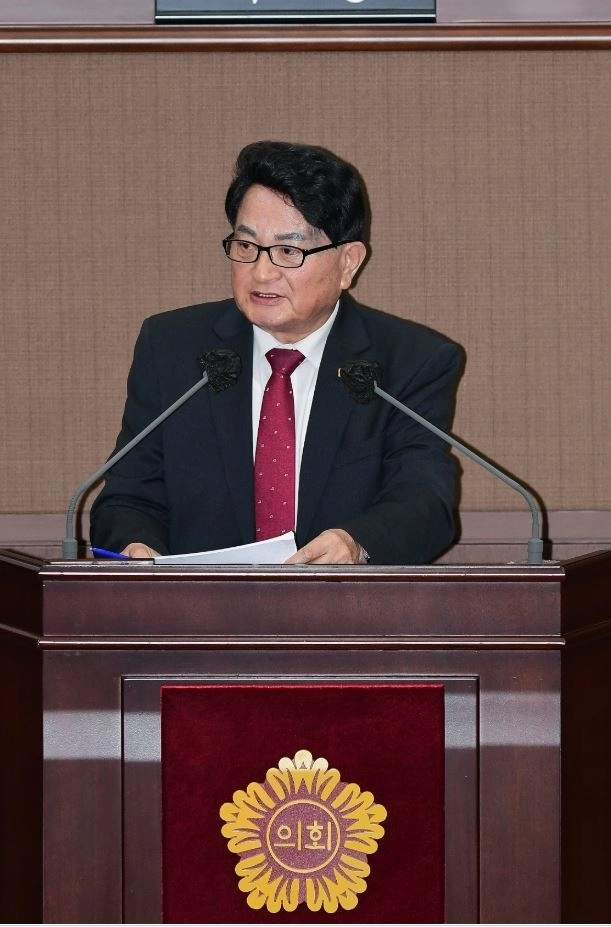 지난 24일 제334회 서울시의회 임시회 본회의 5분 자유발언을 하는 홍국표 의원