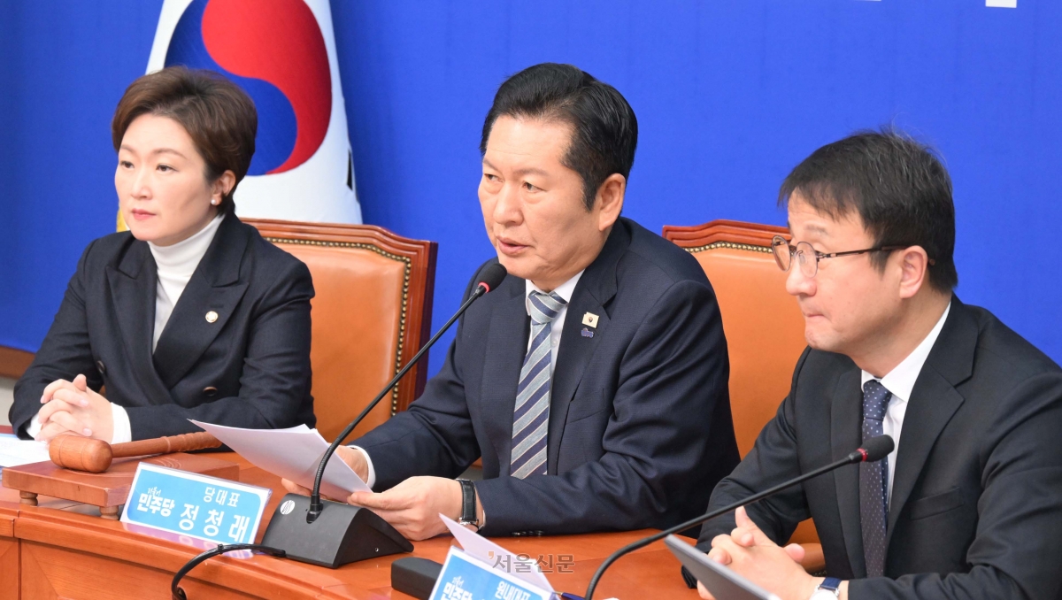 정청래 더불어민주당 대표가 25일 국회에서 열린 최고위원회의에서 발언하고 있다. 2026.2.25 안주영 전문기자