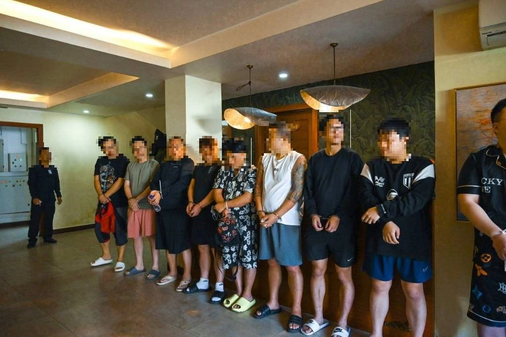 캄보디아 프놈펜에서 검거된 피싱조직원 일당. 서울경찰청 제공