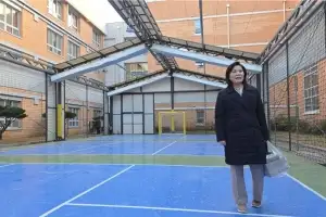 ‘강동엄마’ 박춘선 서울시의원, 고일초등학교장으로부터 감사장 받아