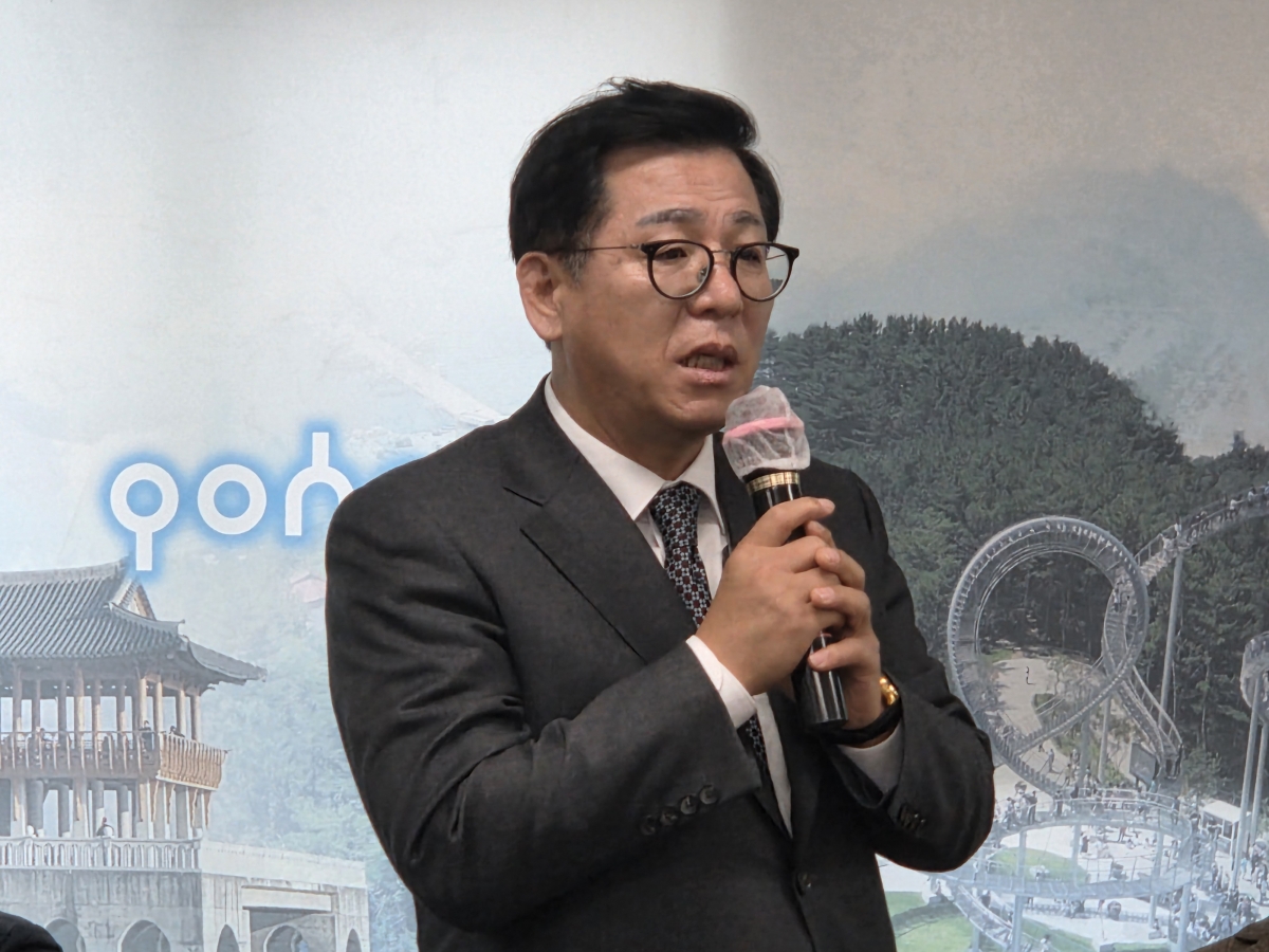 국민의힘 이상휘 국회의원이 25일 경북 포항시청에서 기자간담회를 열고 대구경북 행정통합에 대해 발언하고 있다. 김형엽 기자