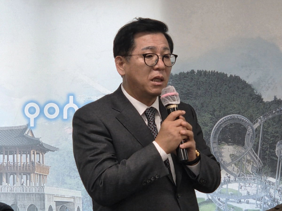 국민의힘 이상휘 국회의원이 25일 경북 포항시청에서 기자간담회를 열고 대구경북 행정통합에 대해 발언하고 있다. 김형엽 기자