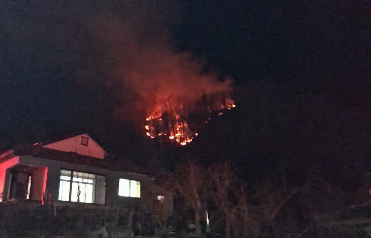 경북 영주 야산에 공군 전투기 추락…조종사 비상탈출