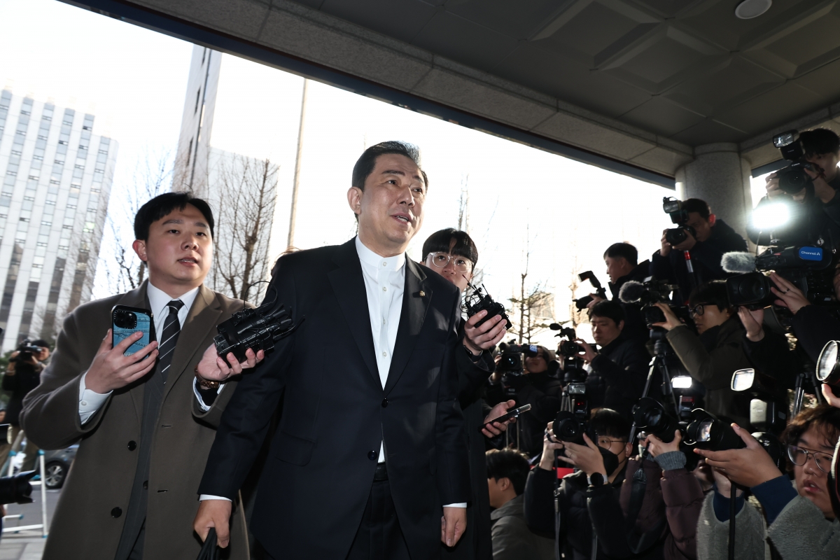 첫 경찰 소환되는 김병기 의원