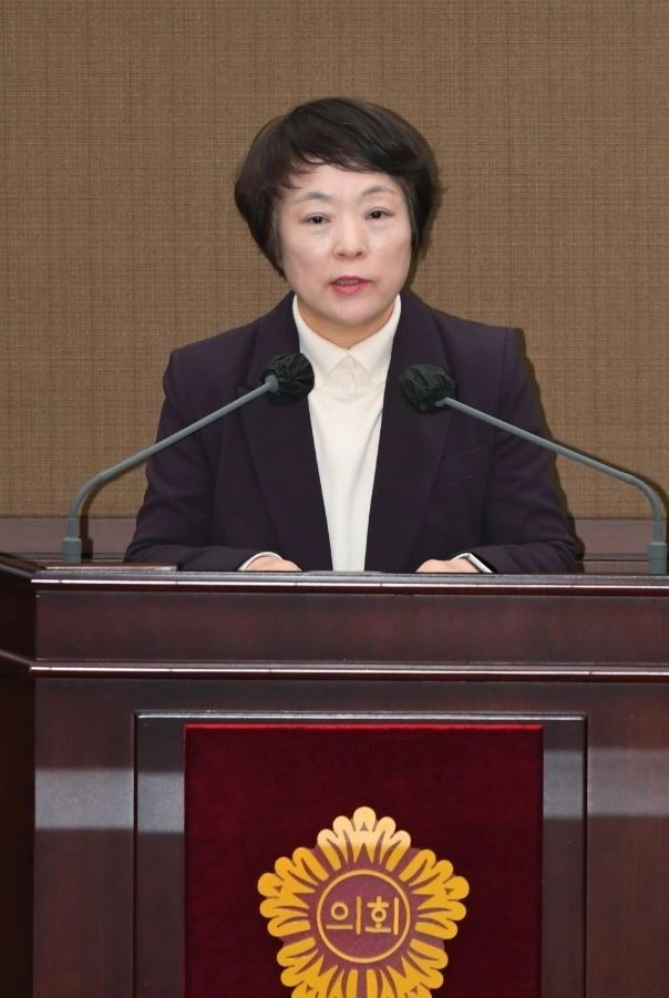 지난 25일 열린 제334회 임시회 제2차 본회의 5분 자유발언을 하는 신동원 의원