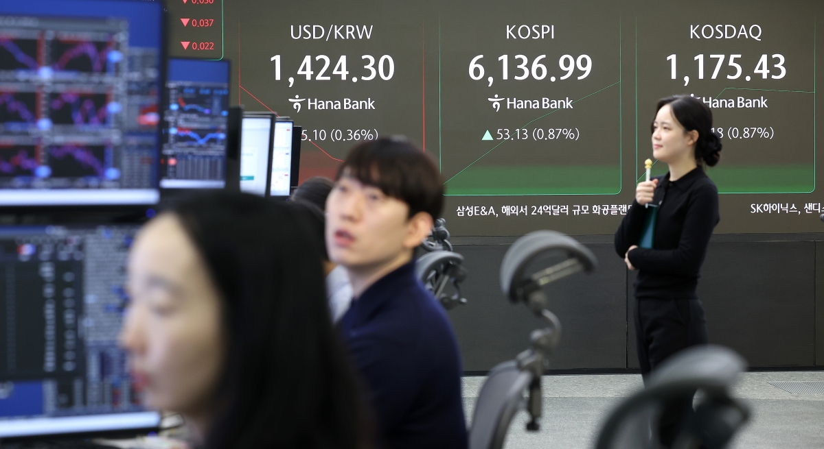 ‘사상 최고치 랠리’ 오늘도 코스피는 상승 출발