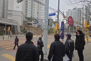 새 학기 어린이들 안전 지킨다…강북구, 초등학교 주변 불법광고물 집중 단속