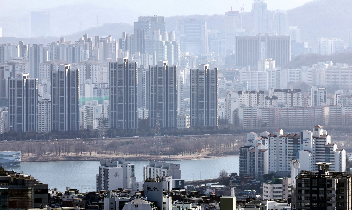 올해 서울 아파트 10건 중 8건 ‘15억 이하’…중저가 쏠림 뚜렷