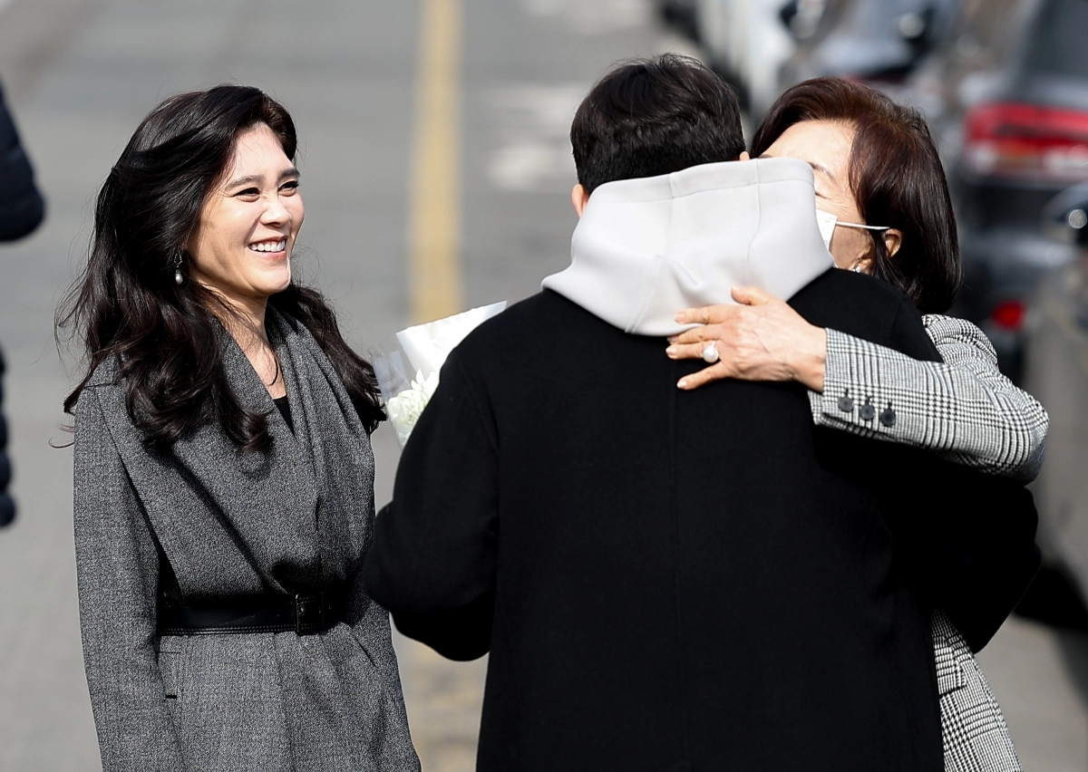 홍라희 관장과 아들 바라보는 이부진 사장