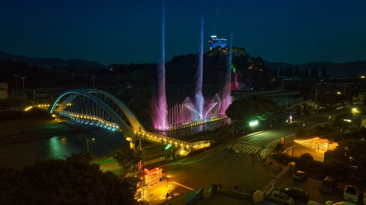 전남 화순군 화순읍 꽃강길 음악분수 야경.