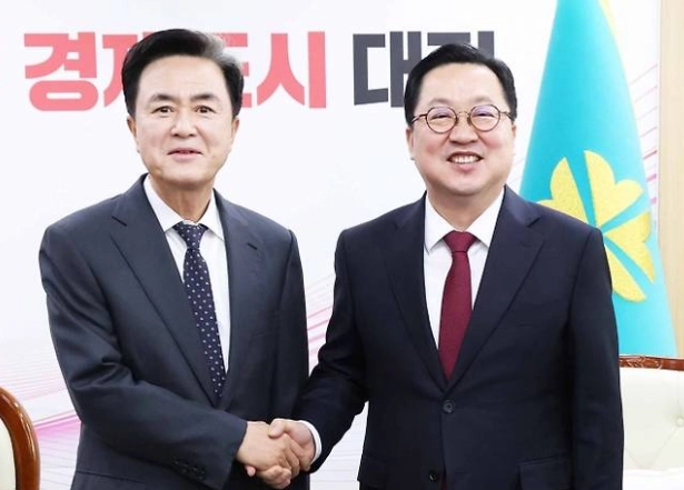 김태흠 충남지사(왼쪽)과 이장우 대전시장. 서울신문 DB
