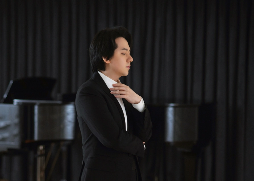 팝페라테너 임형주. 디지엔콤 제공