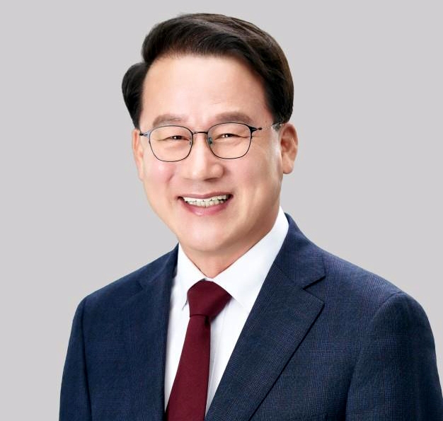 장근호 전 의성경찰서장이 지난 26일 의성군수 선거 출마를 선언했다.