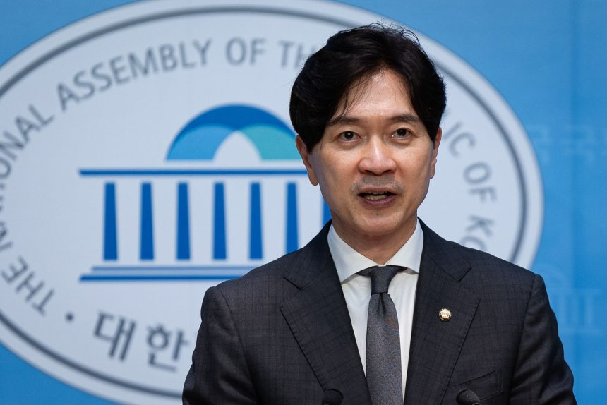 박성훈 국민의힘 수석대변인이 지난 2월 21일 국회 소통관에서 미 연방대법원의 상호관세 불법 판결에 대해 정부의 부실 대응을 비판하는 내용의 논평을 하고있다. . 뉴스1