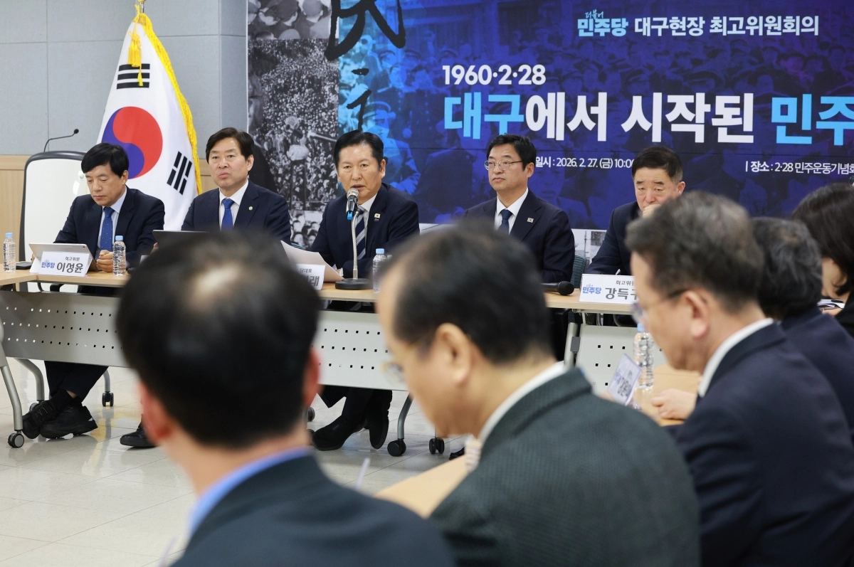 대구 현장 최고위원회의서 발언하는 정청래 대표