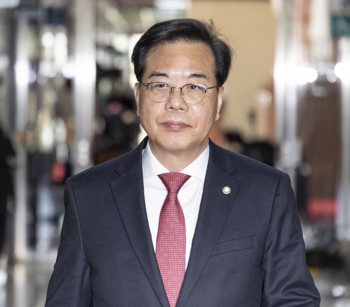 기자간담회 향하는 송언석 원내대표