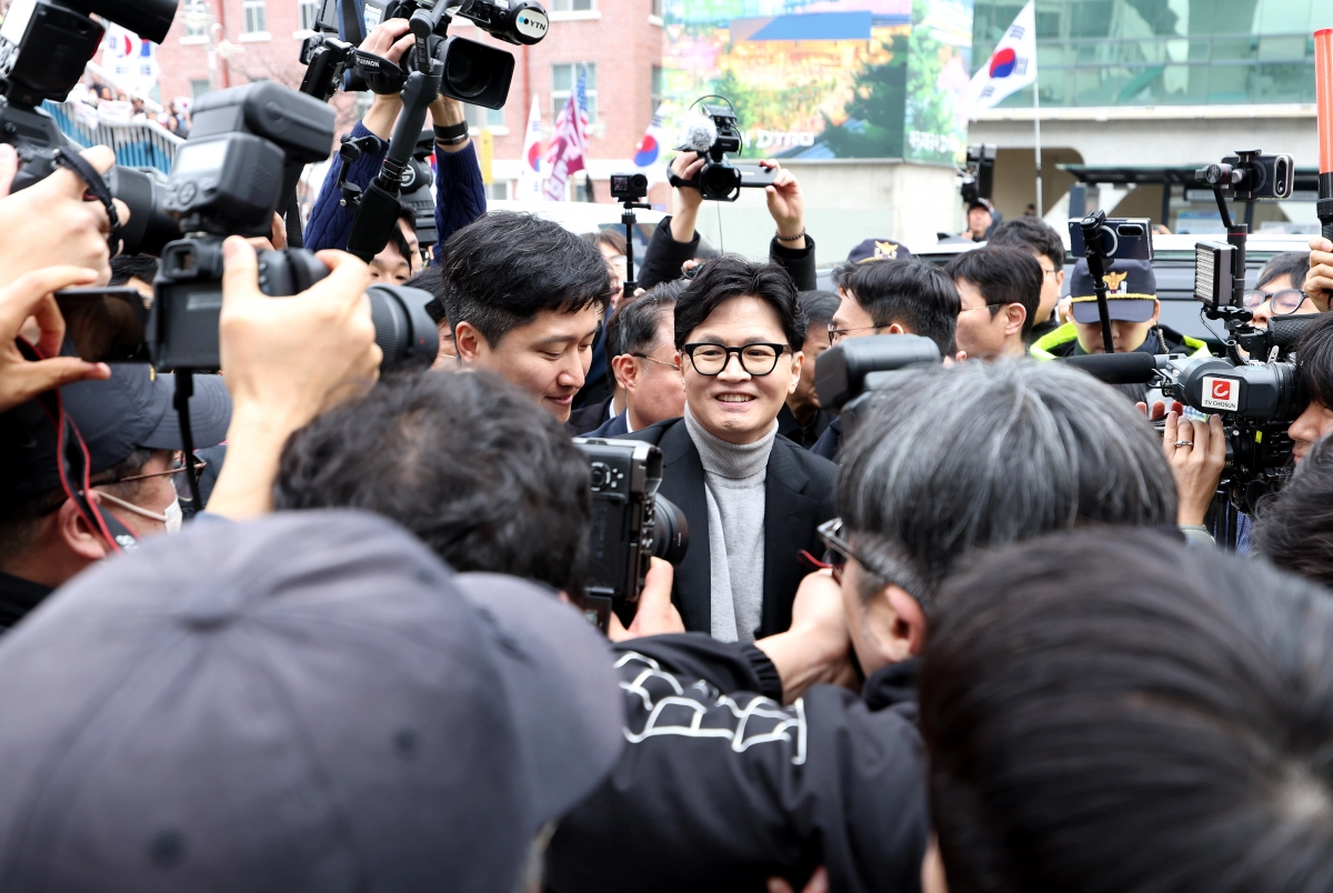 한동훈 국민의힘 전 대표가 27일 오후 대구 서문시장에 도착하고 있다.  대구 연합뉴스