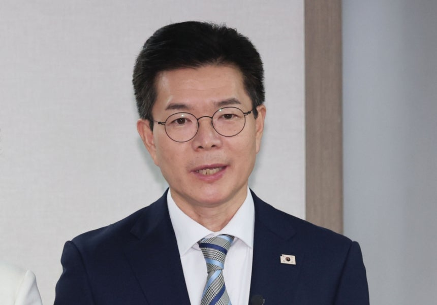 정원오 더불어민주당 서울시장 후보가 지난 23일 오전 서울 영등포구 더불어민주당 당사에서 열린 중앙당공천관리위원회 2차 회의 및 광역단체장 후보자 면접에서 각오를 밝히고 있다. 뉴시스