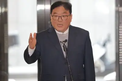 ‘쿠팡 수사 외압 의혹’ 불구속 기소 엄희준·김동희 검사 “답정 기소” 반발