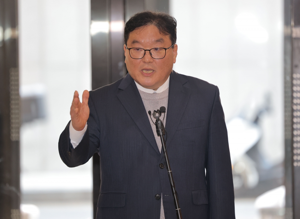 ‘쿠팡 불기소 압력 의혹’ 특검 기소 관련 기자회견 하는 엄희준 검사