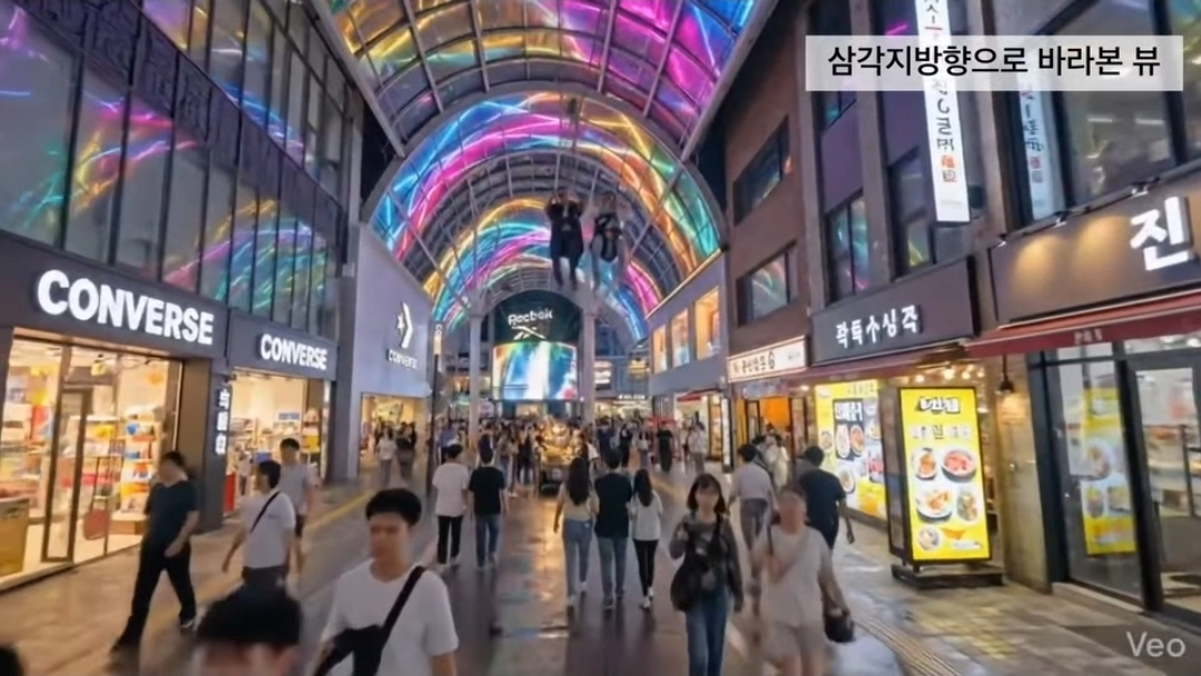 국민의힘 대구 중구청장 예비후보인 정장수 전 대구시 경제부시장이 공개한 동성로 LED영상아케이드 및 집라인 상상도. 정장수 예비후보 제공