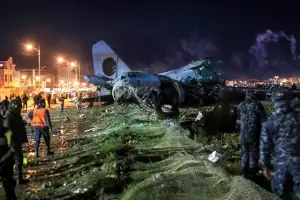 “돈다발 실은 비행기 추락…최소 20명 사망” 아수라장 된 볼리비아 사고 현장